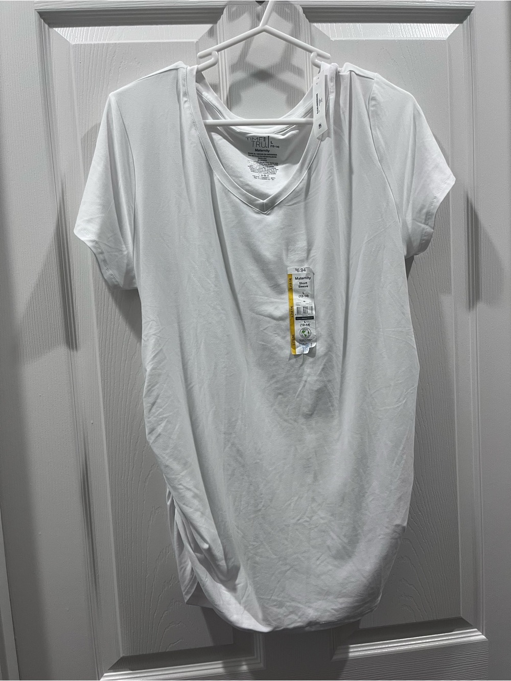 Brand New Time and Tru Women's Maternity White V-Neck Short Sleeve Tee size L
